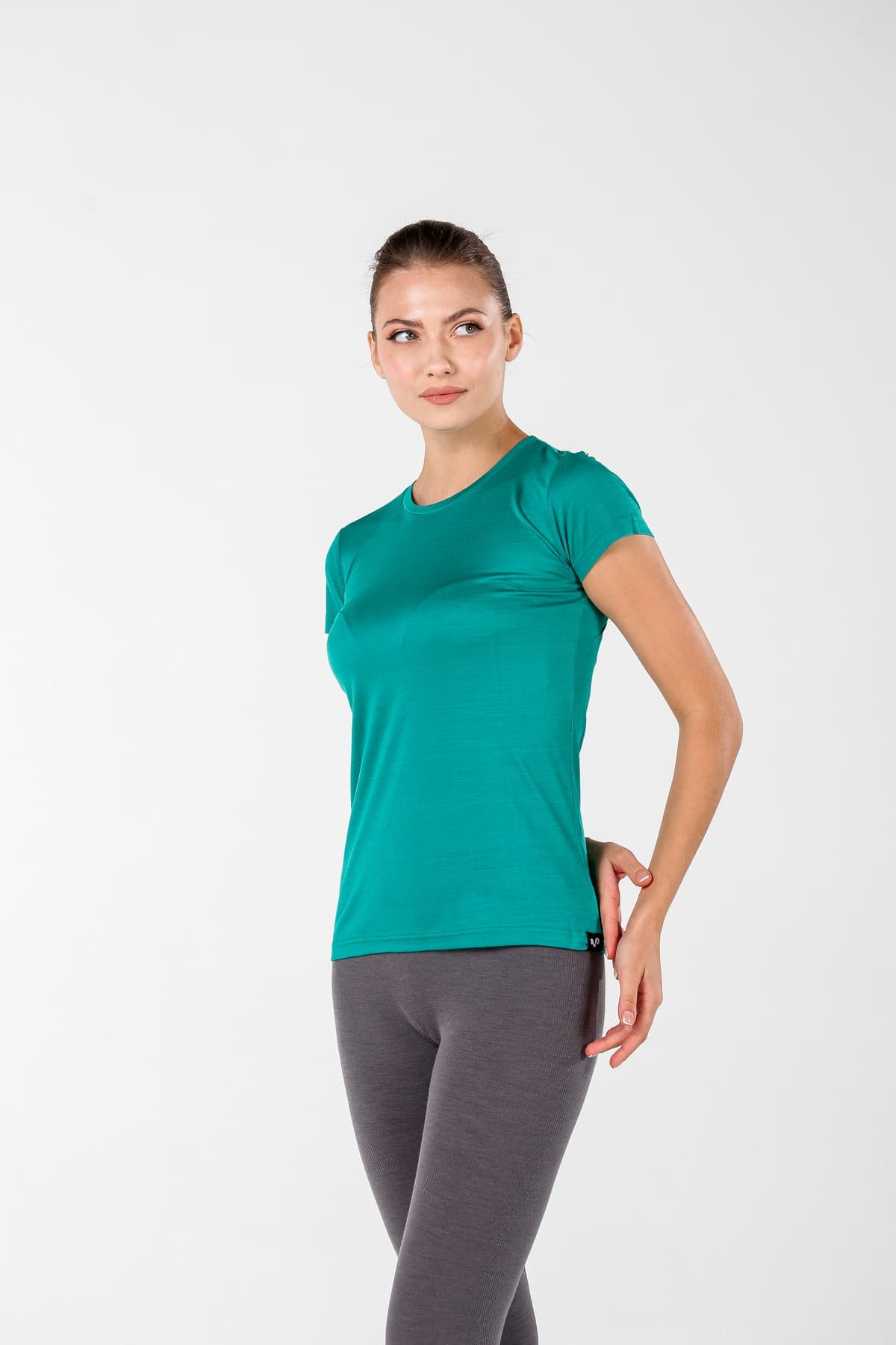 Cienka damska koszulka merino 135 g/m² w kolorze szmaragdowym