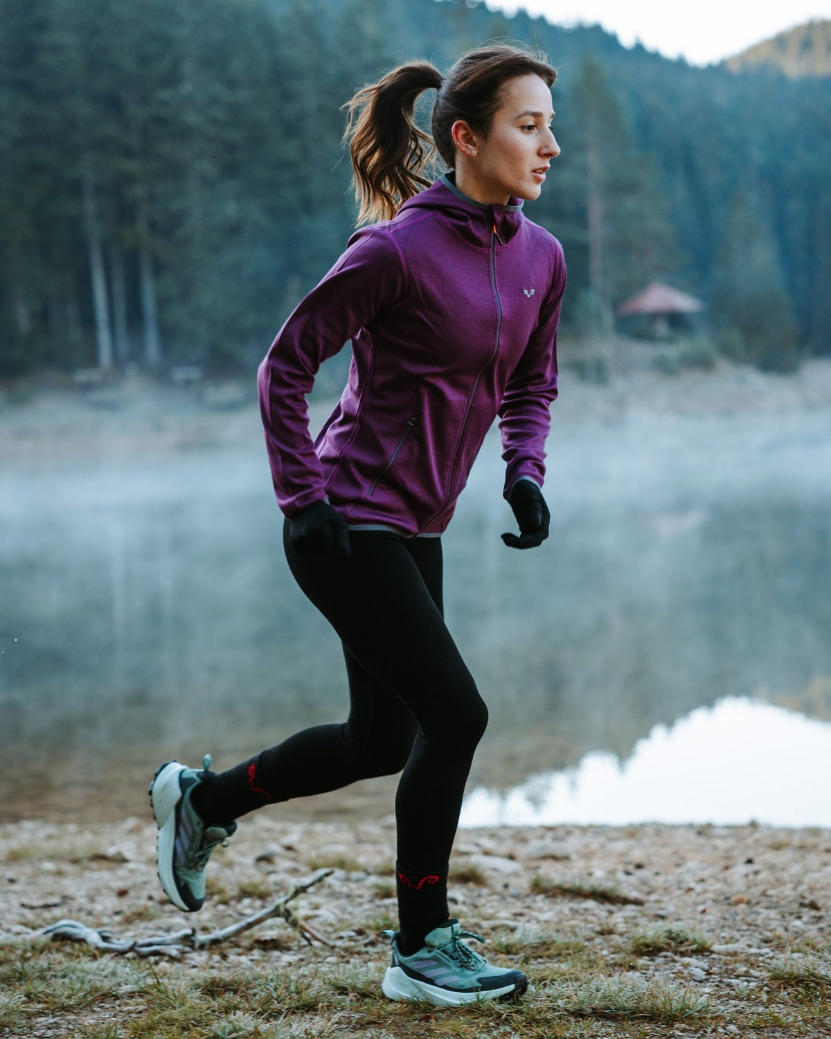Damska odzież z wełny merino premium Woolona do biegania i aktywności outdoorowych