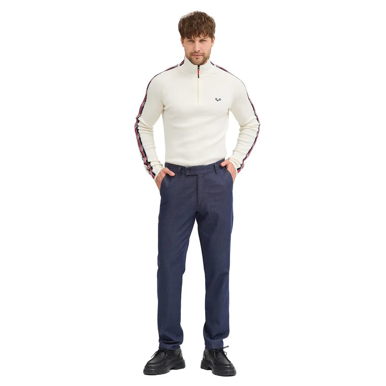 Męskie spodnie denim z wełną merino w codziennej stylizacji