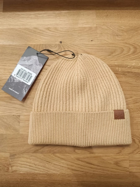 Ciepła beżowa czapka unisex ze 100% wełny merino na zimę