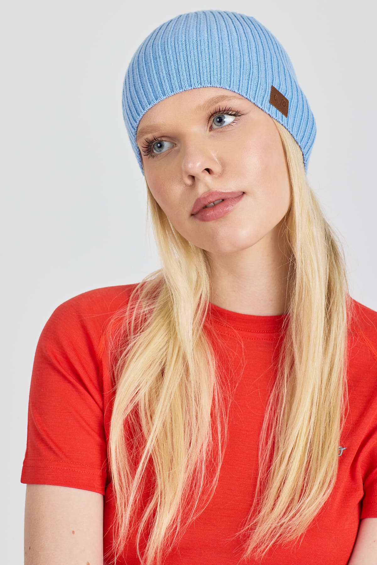 Niebieska czapka ze 100% wełny merino na outdoor