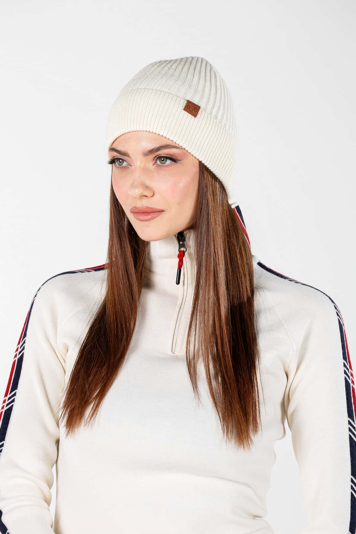 Czapka zimowa ze 100% wełny merino 250 g/m² w kolorze ecru