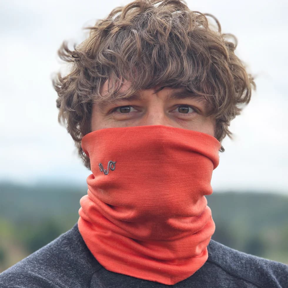Pomarańczowy komin trekkingowy ze 100% wełny merino