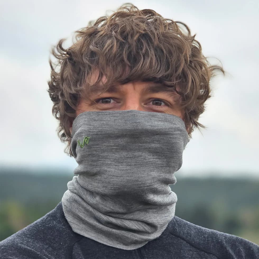 Szary komin trekkingowy ze 100% wełny merino