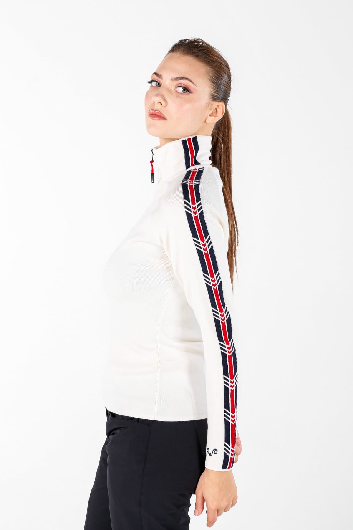 Damski sweter z wełny merino w kolorze śmietankowym